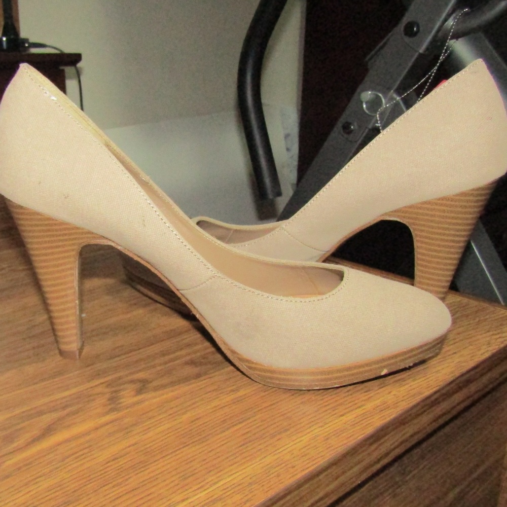 Tan Heels